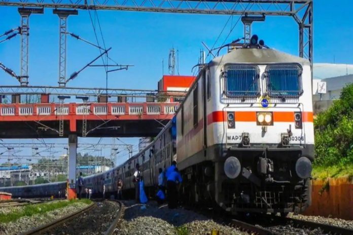 Indian Railways: 200 trains will increase 25 thousand berths within a year, know how will change