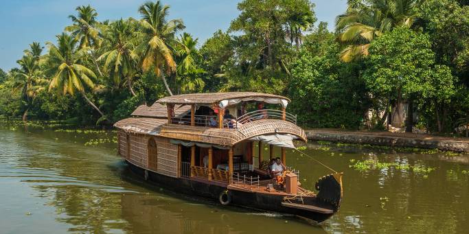 TRAVEL TIPS: Visit Kerala in Monsoon Season